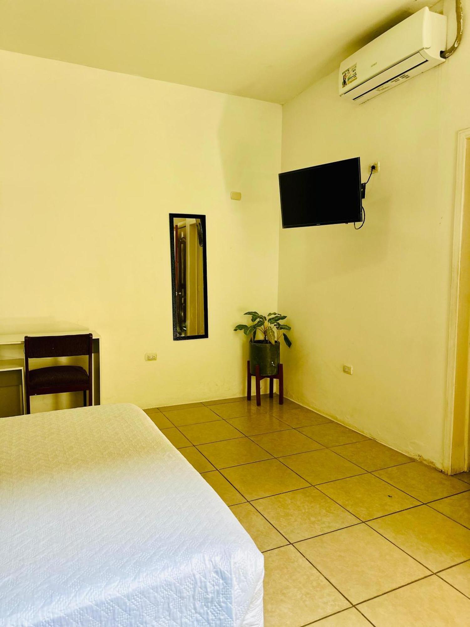 Los Vados Hotel Managua Exterior photo